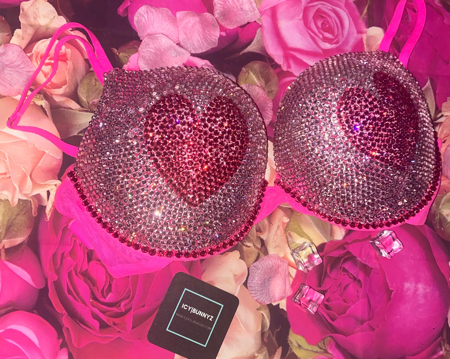 Pink Hearts T-Shirt Bra In Pink