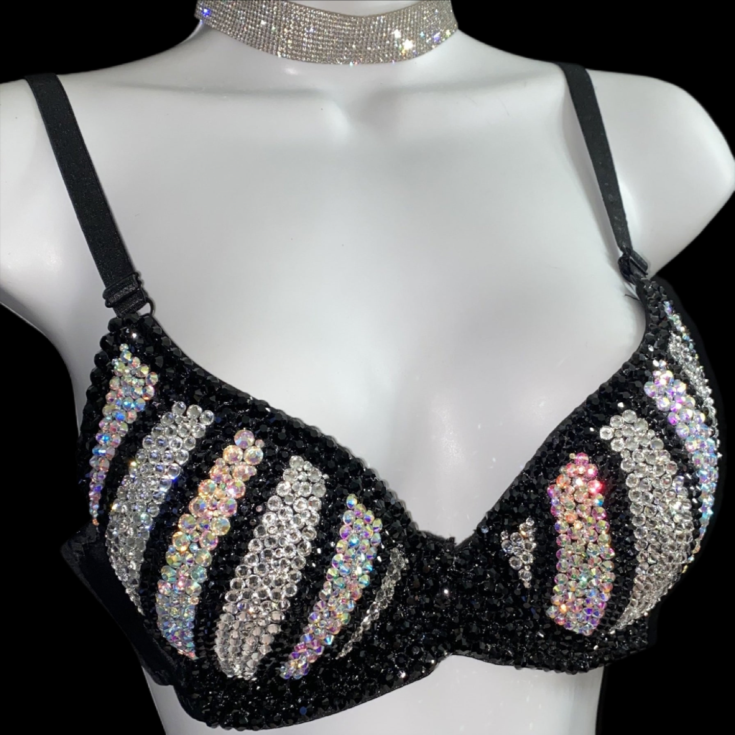 Jet Black And Luxe Crystal Diamond Pinstripe T-Shirt Bra In Black