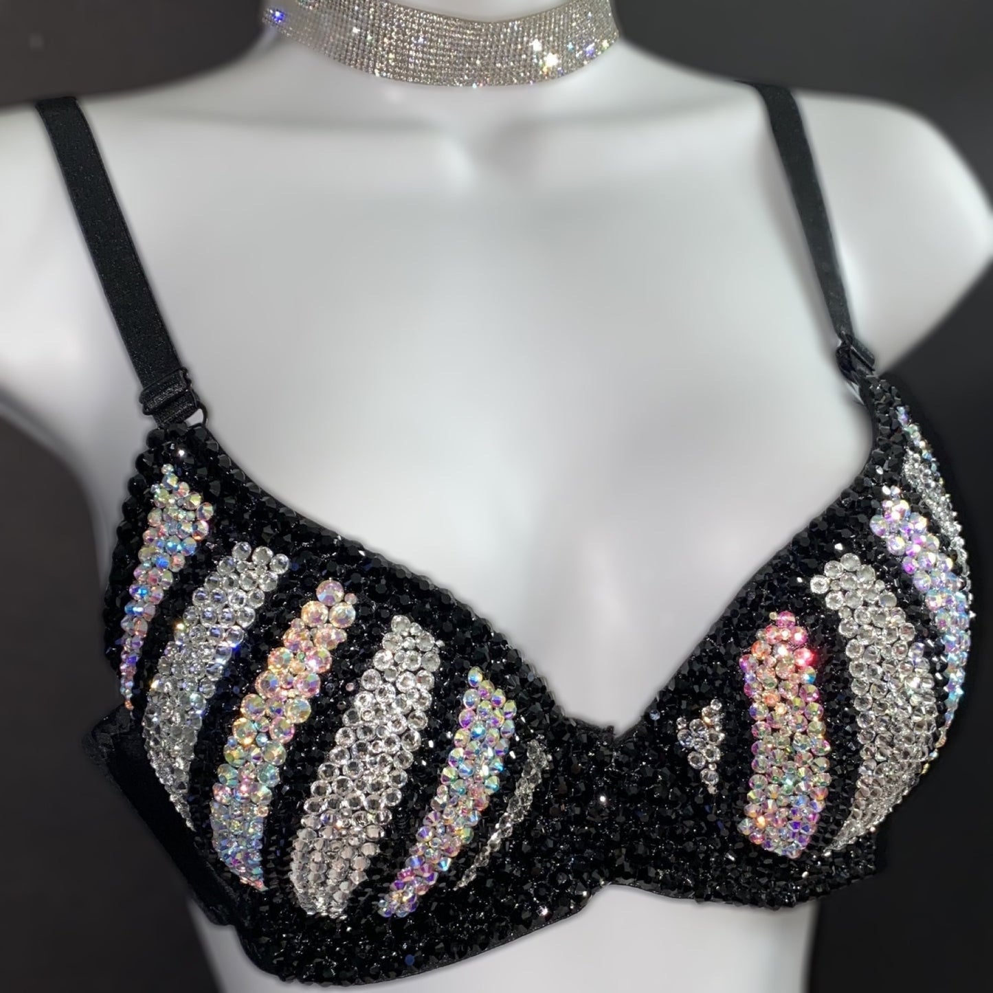 Jet Black And Luxe Crystal Diamond Pinstripe T-Shirt Bra In Black